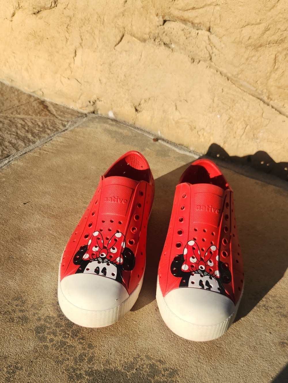 Native Disney Minnie Mouse Jefferson Slip On Shoes Size 3